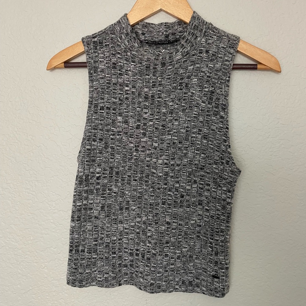 American Eagle sleeveless shirt